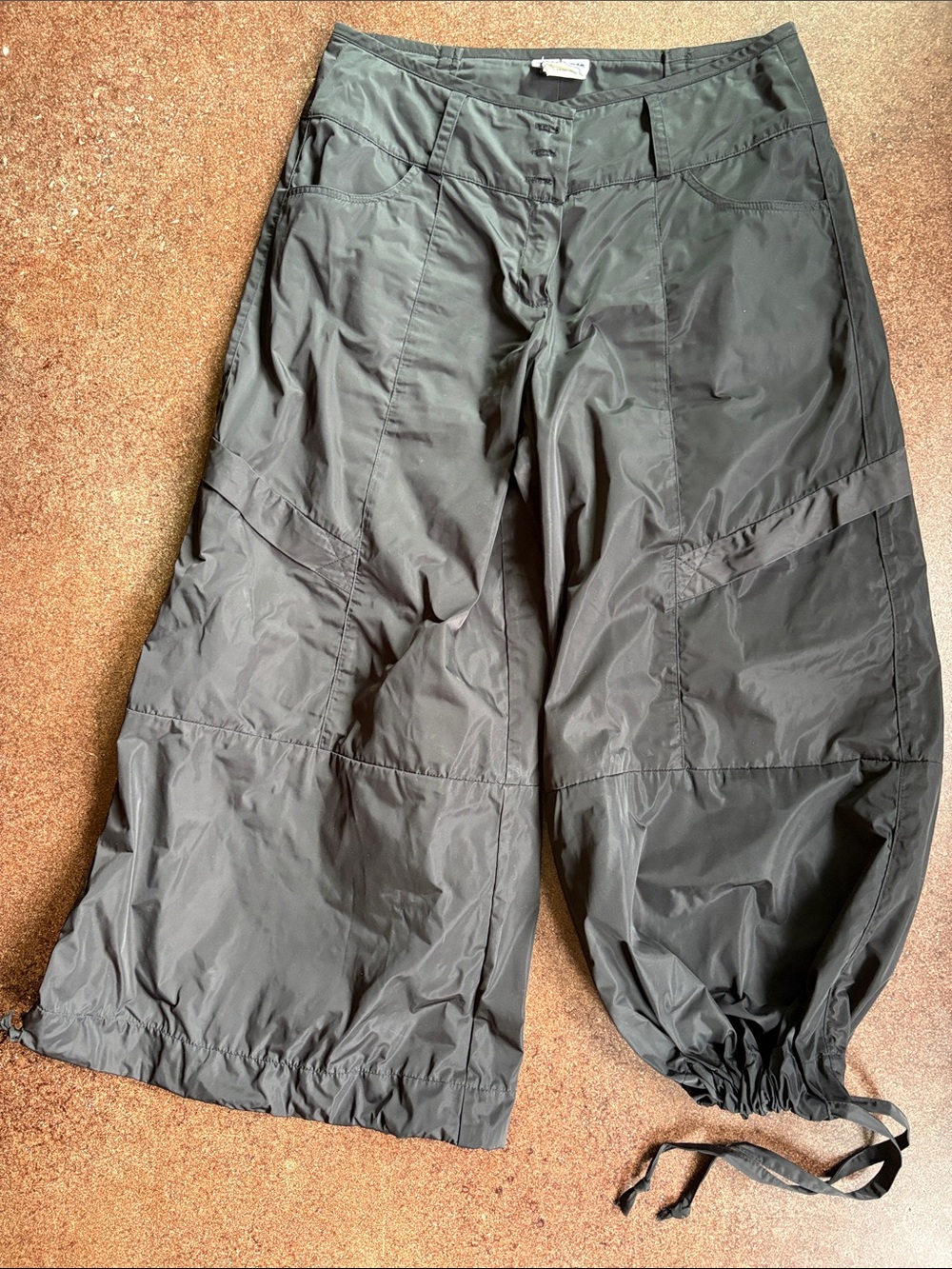 Motion parachute pants